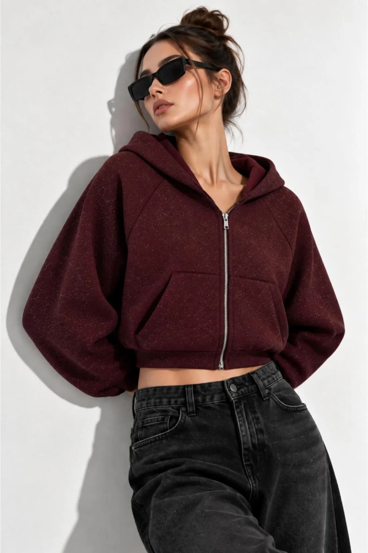 Işıltılı Simli Kapüşonlu Fermuarlı Üç İplik Şardonlu Reglan Kol Sweatshirt — Bordo — görsel 2