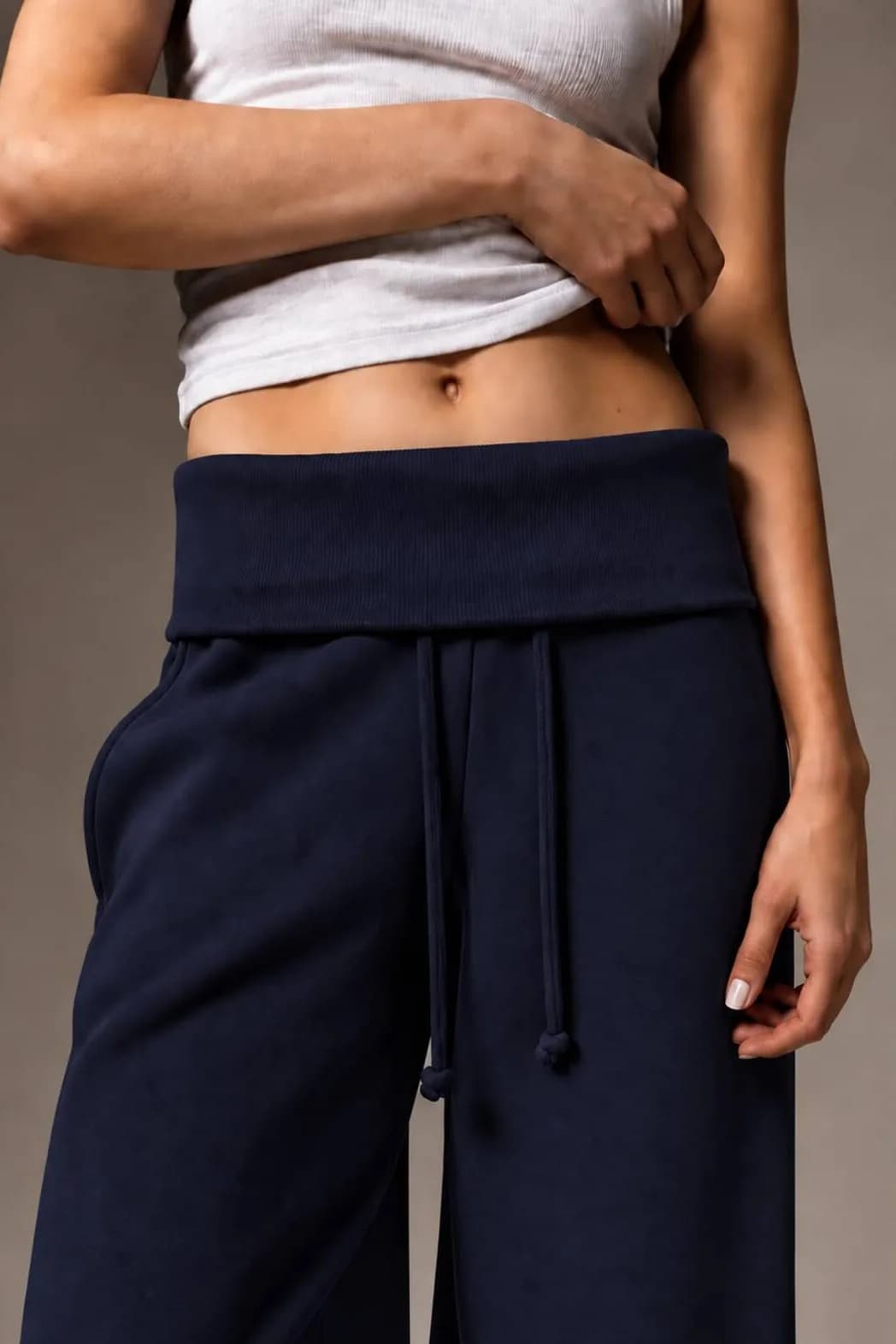 Üç İplik Şardonlu Kıvrımlı Kaşkorse Bel Cepli Ayarlanabilir Lastikli Ultra Bol Barrel Fit Baggy Pantolon / Eşofman Altı — Lacivert