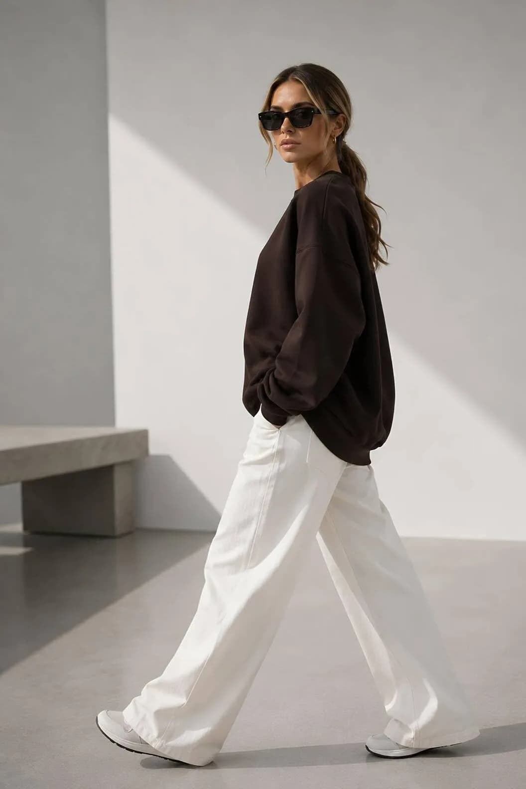 Kadın Üç İplik Şardonlu Pamuk Oversize Sweatshirt — Kahverengi — görsel 3