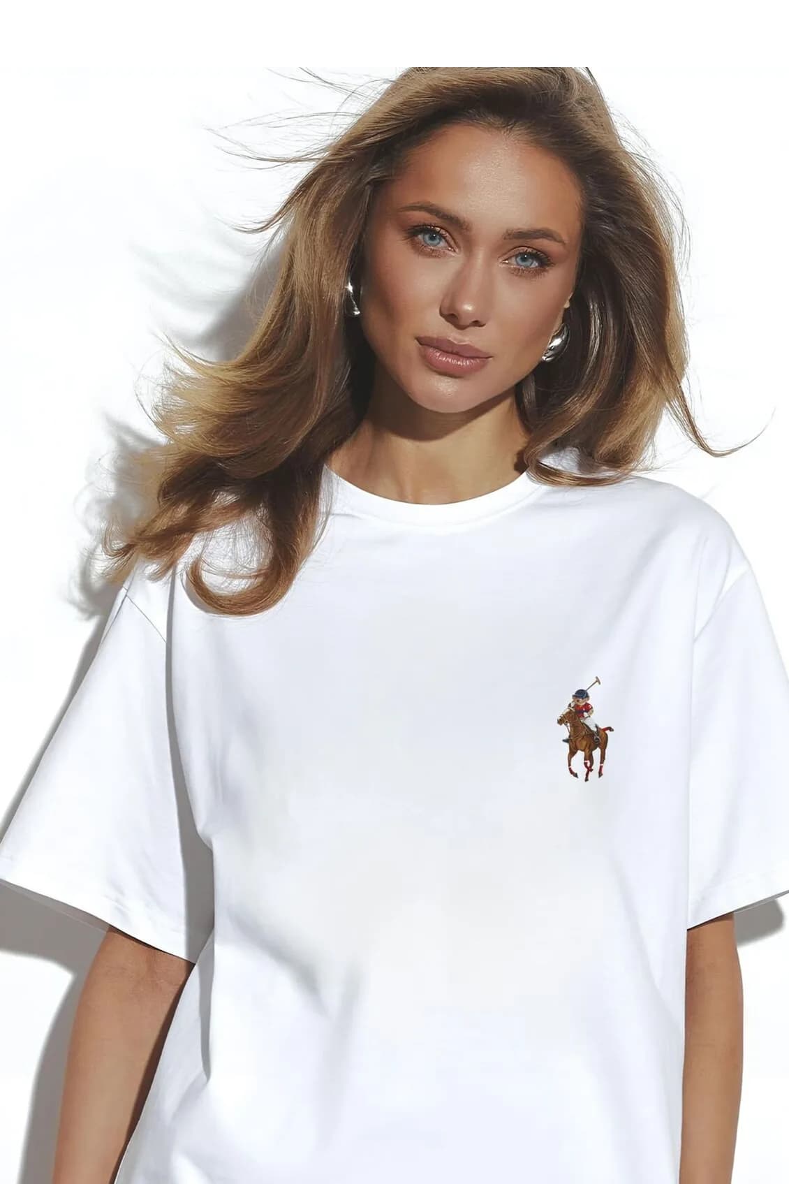 KadınYumuşak Dokulu %100 Pamuklu Yuvarlak Yaka Sol Göğüs Baskılı Regular T-Shirt