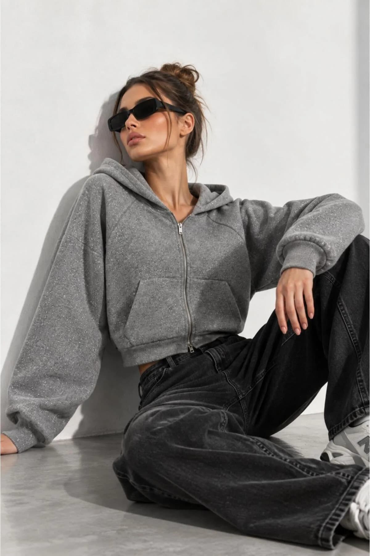Işıltılı Simli Kapüşonlu Fermuarlı Üç İplik Şardonlu Reglan Kol Sweatshirt — Gri